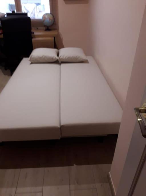Apartamento De 3 Dormitorios كامبريلس المظهر الخارجي الصورة