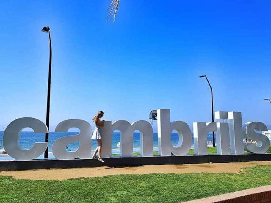 Apartamento De 3 Dormitorios كامبريلس المظهر الخارجي الصورة